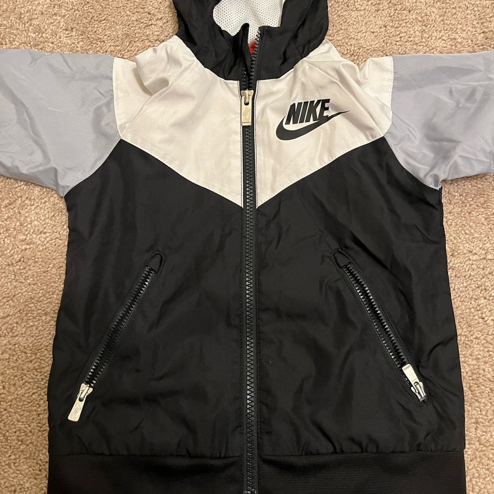Toddler Nike windbreaker light jacket! 🥰